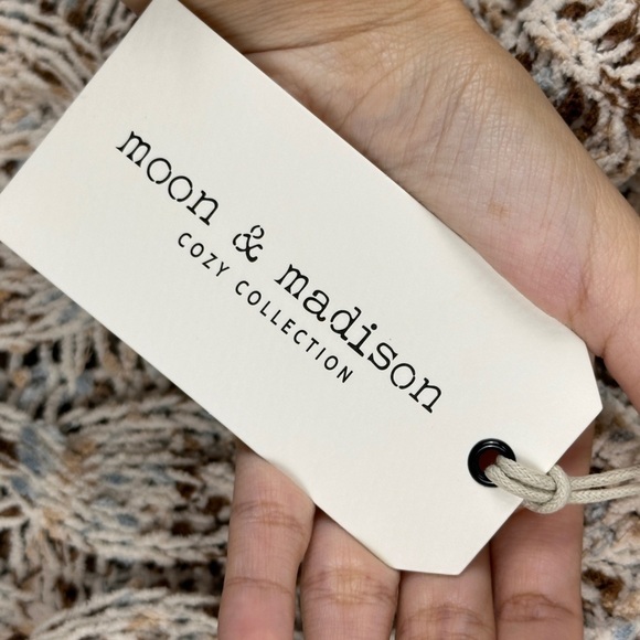 Moon‎ & Madison Cozy Collection Cowl Neck Knit Long Sleeve Sweater Size Small - Picture 11 of 13